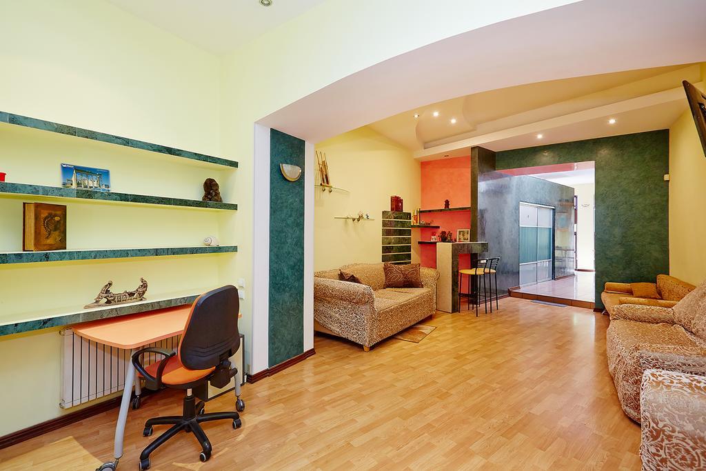 אודסה Apartment Deribasovskaya With Jacuzzi מראה חיצוני תמונה